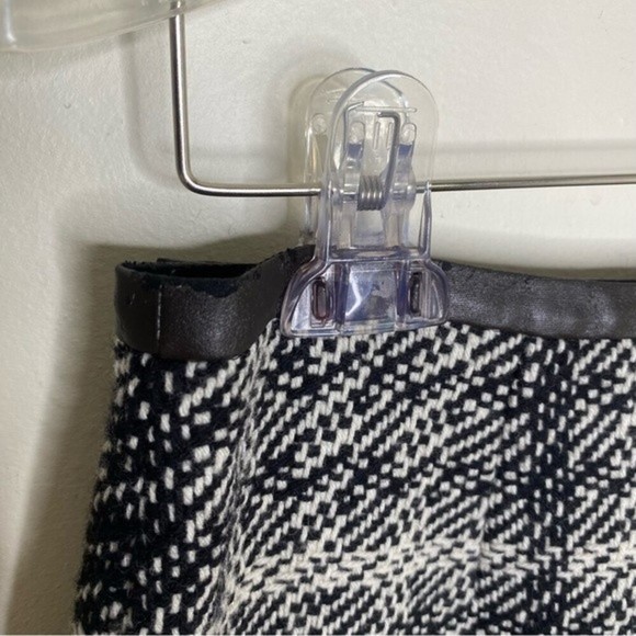 MaxMara Weekend Black & White Wool Blend Mini Snap Button Wrap Skirt - Picture 6 of 15